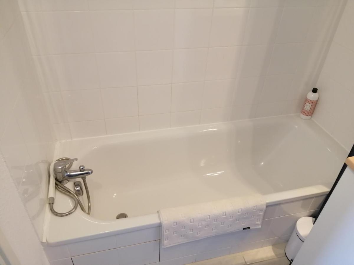 Apartamento Le Cocon De Marie,Piscine, Balcon, Parking Gratuit, Baignoire Carcasona Exterior foto